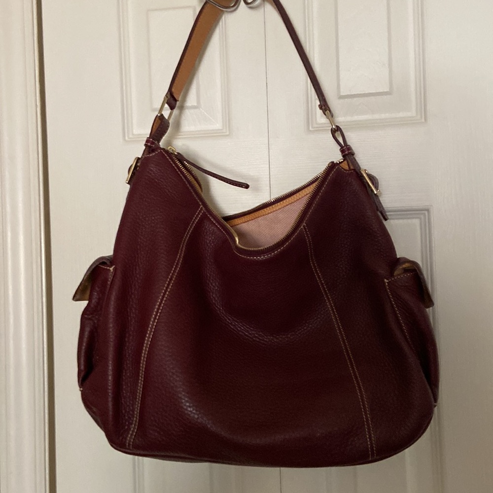 Large Dooney and Bourke maroon shoulder bag - Picture 2 of 4